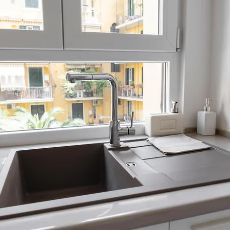 Charming Vatican With Balcony 6b アパート ローマ