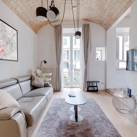 アパート Charming Vatican With Balcony 6b