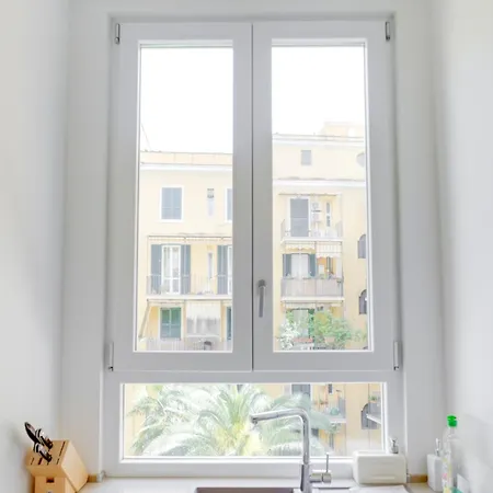 Charming Vatican With Balcony 6b *