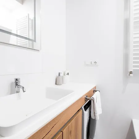 公寓 Charming Vatican With Balcony 6b *